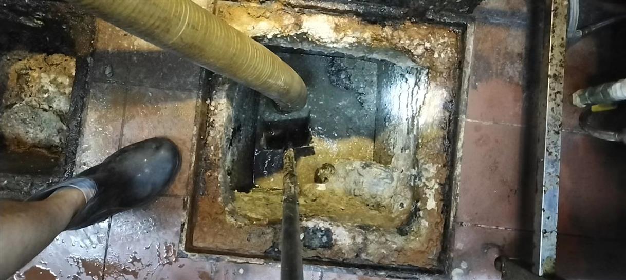 湾里污水池清理一般都有毒气，怎么预防中毒呢？