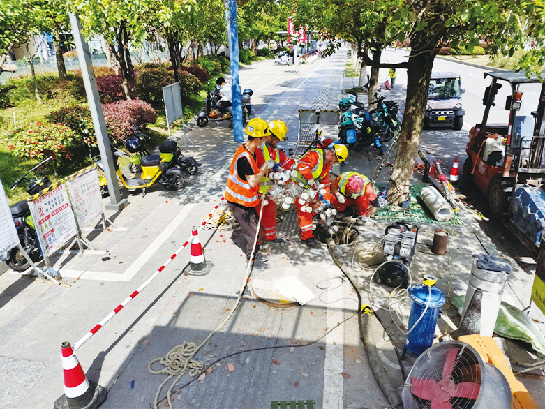  湾里UV-CIPP紫外光固化修复
